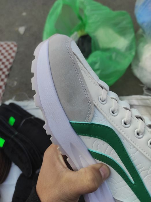 Kuz qish va bahor faslidayam ajoyib oyoq kiyim bu juda sifatli