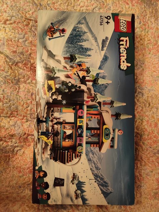 Lego friends holiday ski slope and caffe - 41756