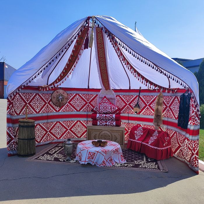 Полуюрты, шатры столы стулья и прочее