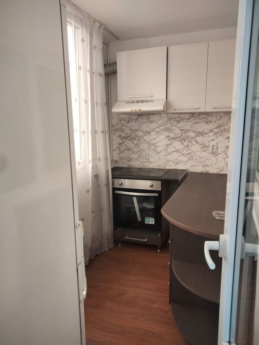 Inchiriez apartament