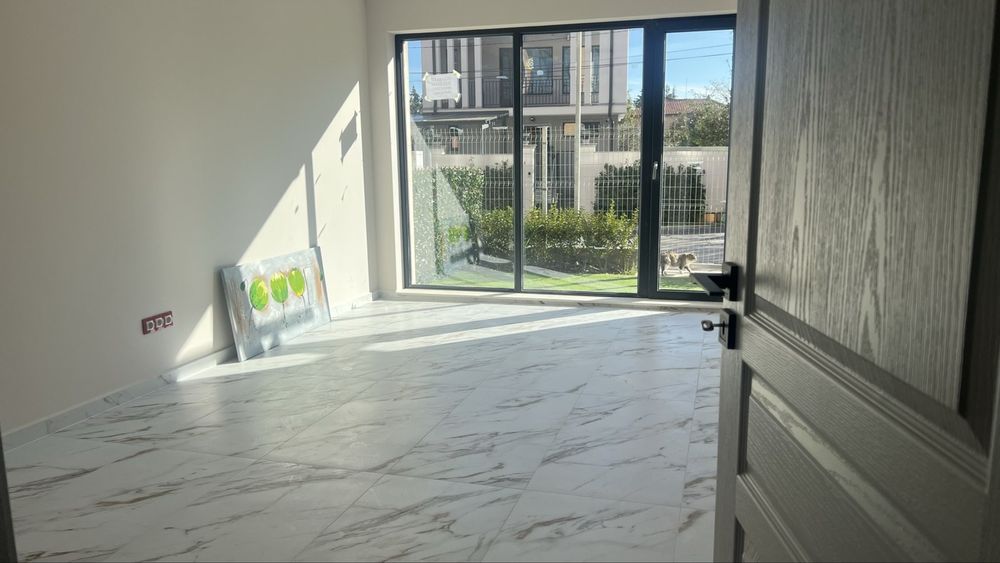 Дава се под наем Офис в Варна, Гръцка махала - 90 кв.м за 510 € - Снимка #1