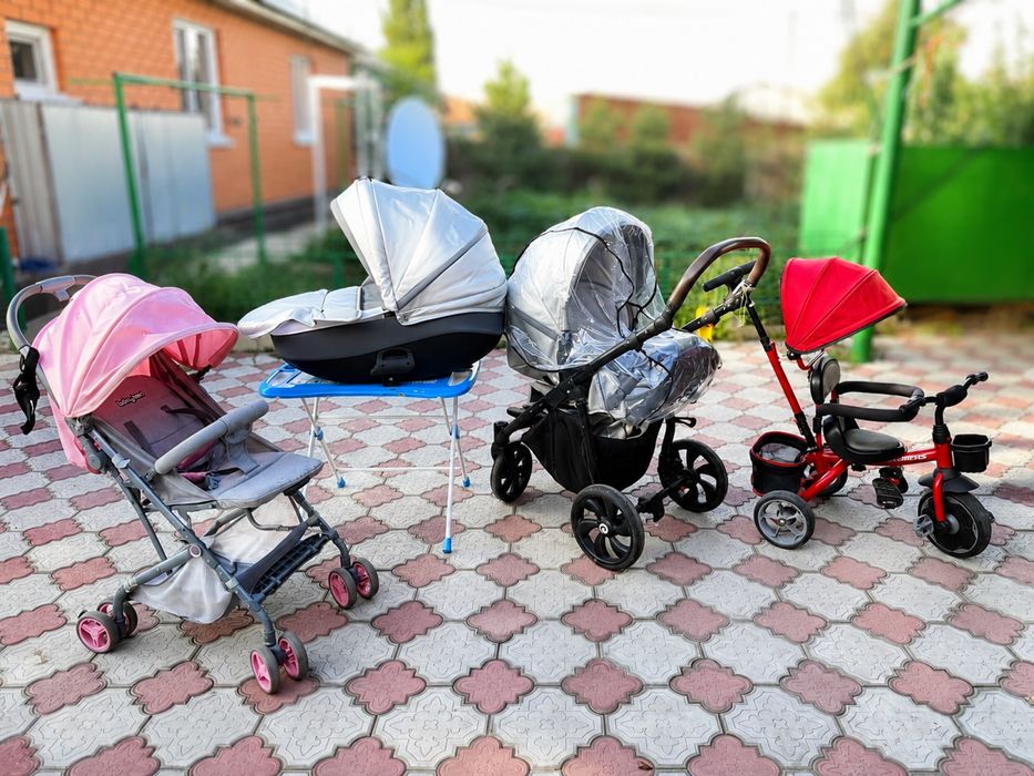 Продам КОЛЯСКИ за все 50000