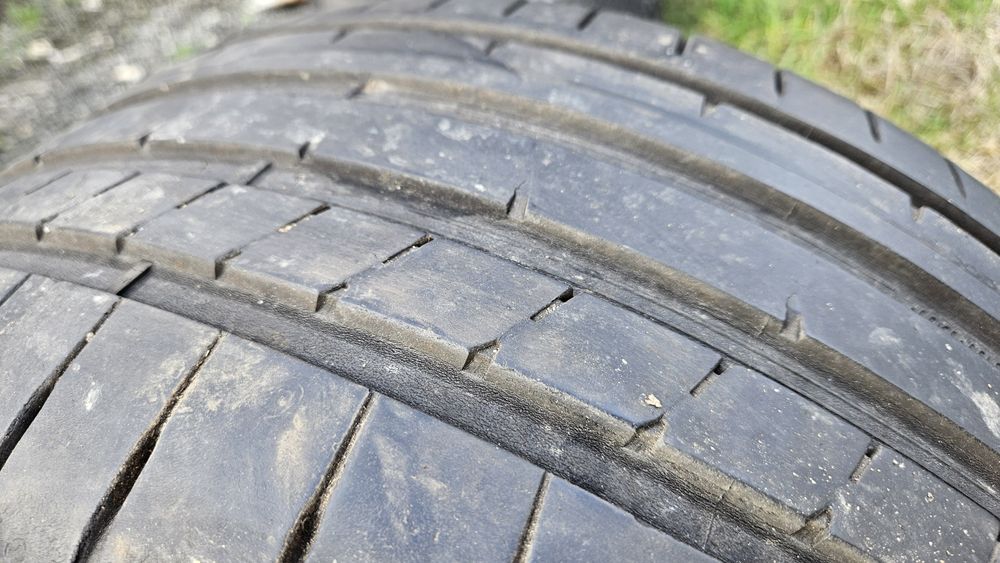 2бр гуми 255 35 19 дънлоп