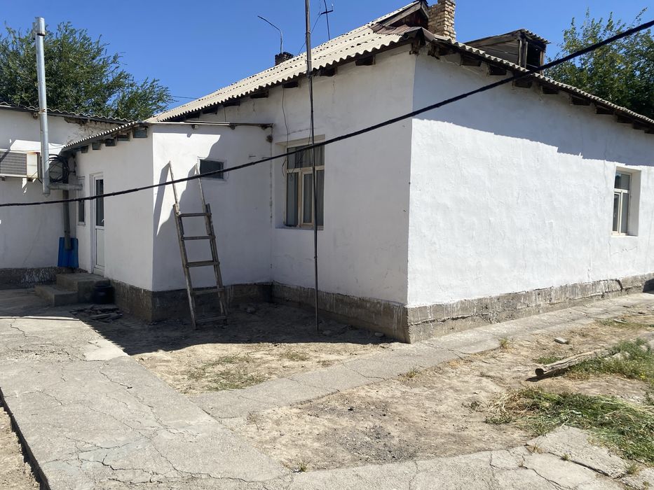 Үй сатылады орталықта