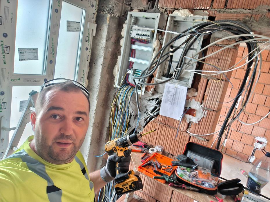 Electrician Oradea | Instalații electrice, tablouri, intervenții – SICOPOWER