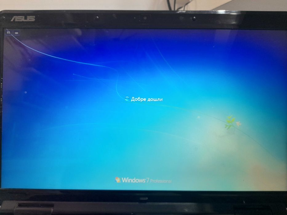 Лаптоп ASUS Pentium(R') Dual-Core CPU