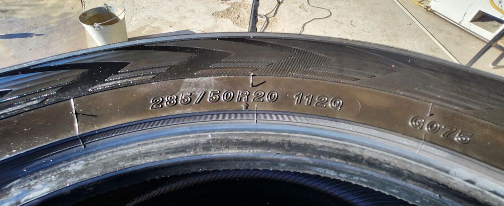 Продам Шины от Lexus LX570 20-размер