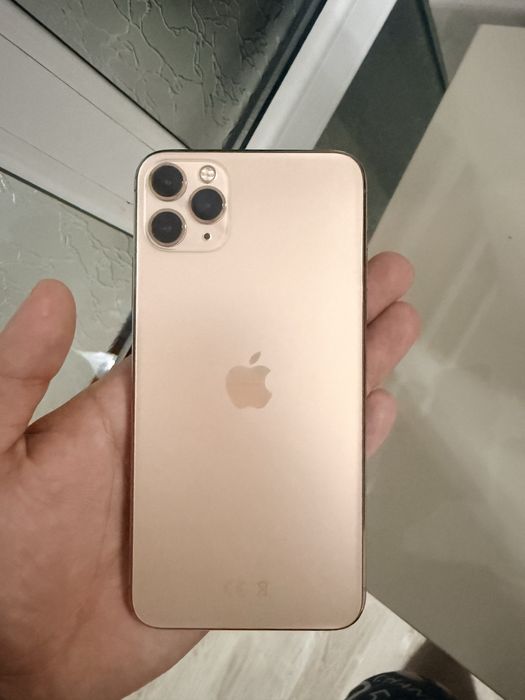 "iPhone 11 Pro Max Gold  512GB - Defect (pentru piese) - Stare estetică impecabilă".