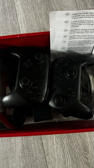 Pachet complet Nintendo Switch - Consola + 2 Pro Controllers + altele