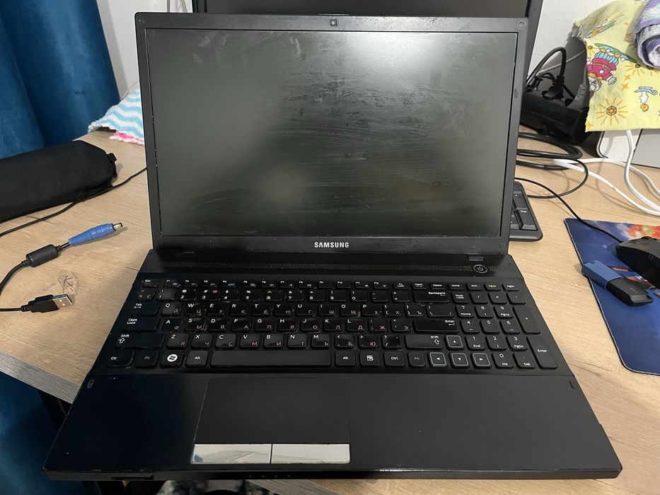 Ноутбук samsung NP305V5A