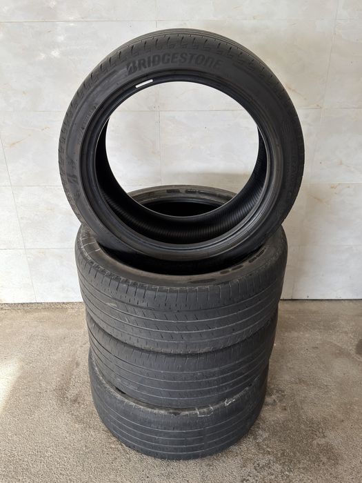 235/45/18 комплект летний резины Bridgestone
