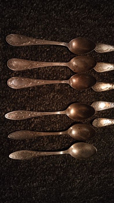 Мельхиоровые вилки, ложки.