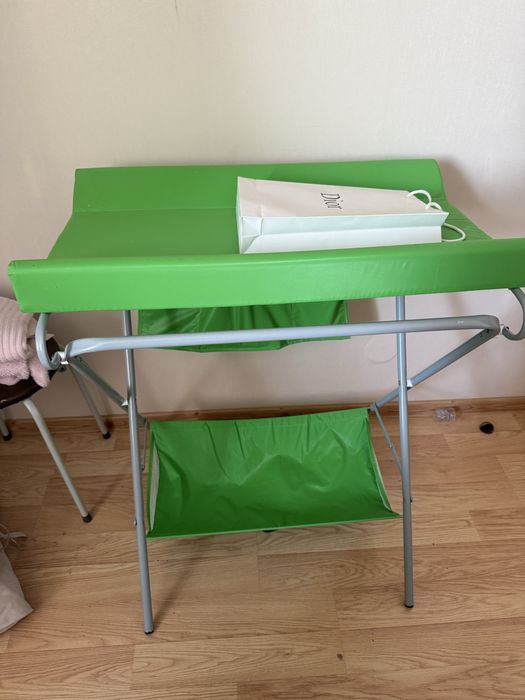 Пеленальный столик