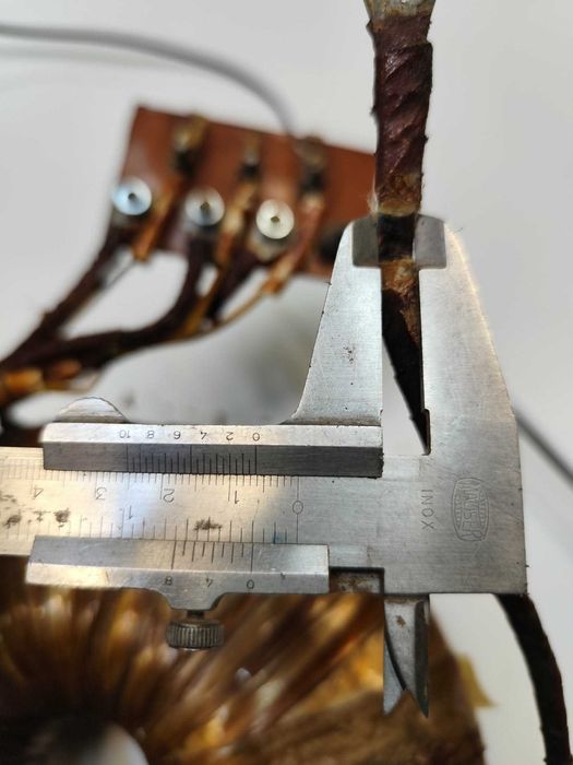 Transformator toroidal industrial 2,5 kVA – 2×46 V / 27 A + 2×12 V aux