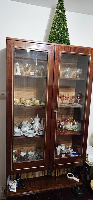 Donez dormitor, biblioteca, pat, scaune, comoda. O singura conditie 2 maini de var

Donez dormitor, biblioteca, pat, scaune, comoda conditie buna.