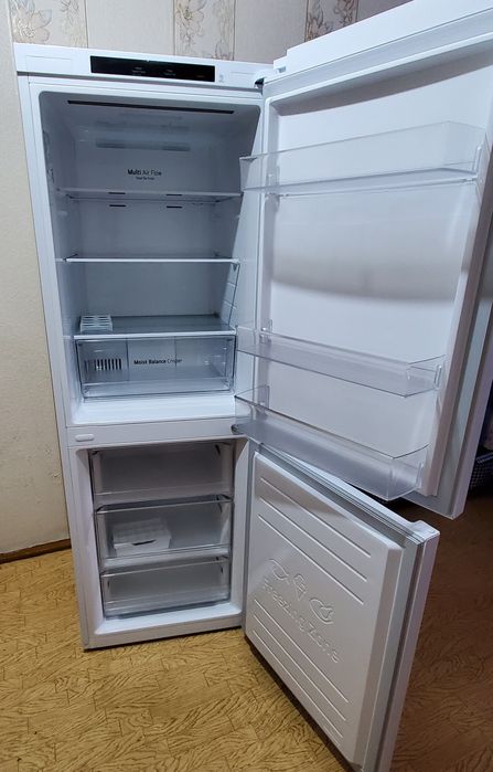 в продаже новый холодильник