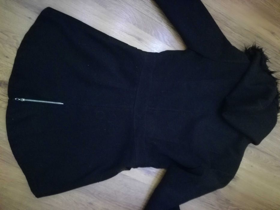 Дамско палто с удължена задна част