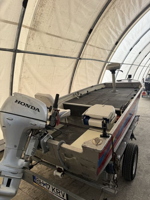 Barca aluminiu Canadian 434 cu motor si peridoc