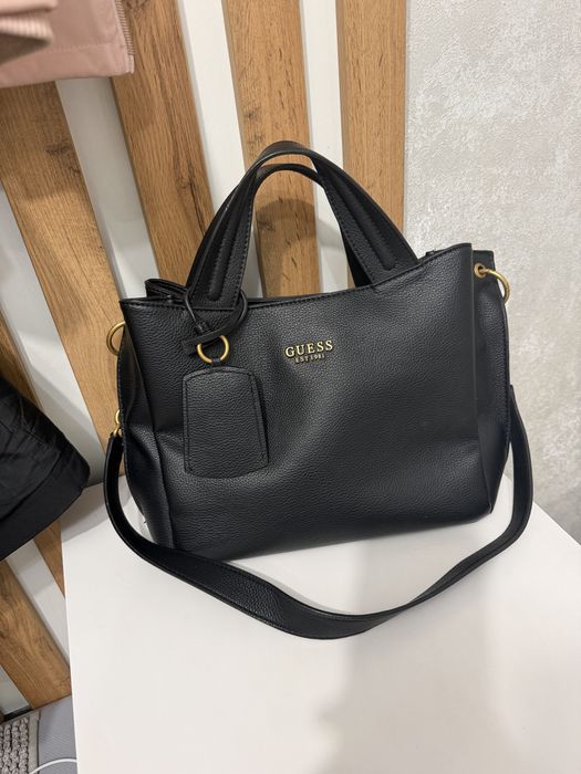 Продам сумку guess