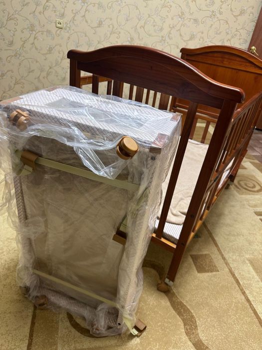 Детская кроватка с люлькой