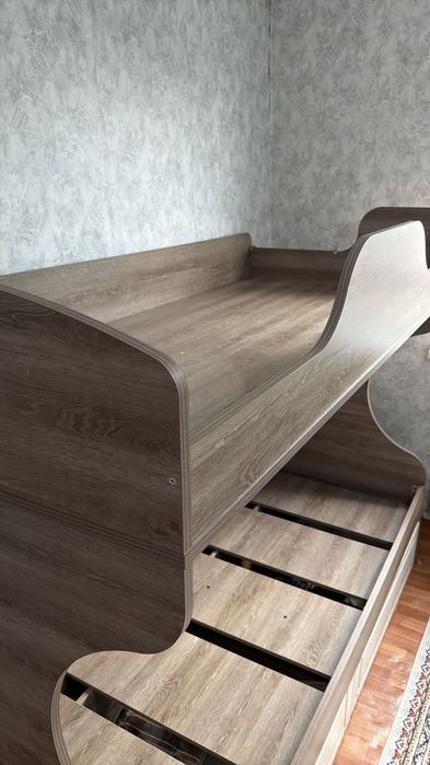 Двухярусный кровать