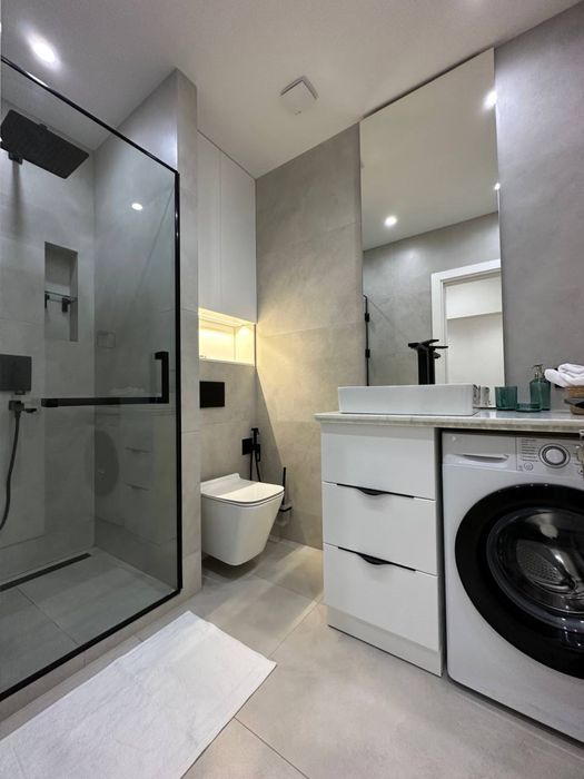 Сдаётся новая квартира! Гостиница Россия! Мирабадский район!