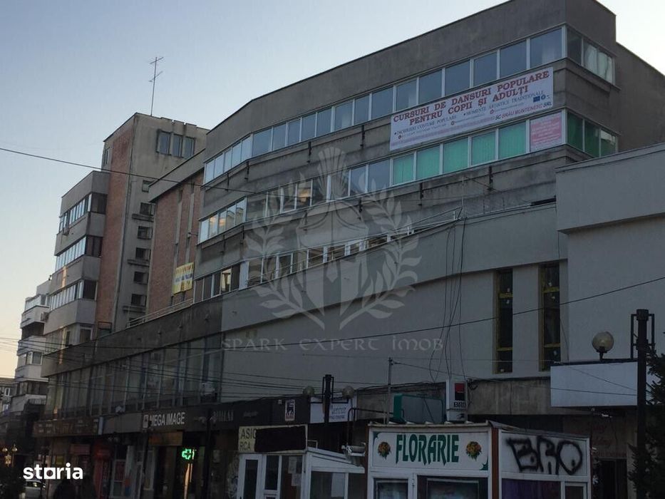 Spatiu Comercial//Birouri//Piata Victoriei//Bloc Mercur