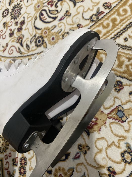 Коньки детские белые