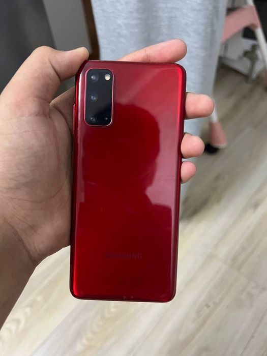 Samsung Galaxy s20 продам срочно