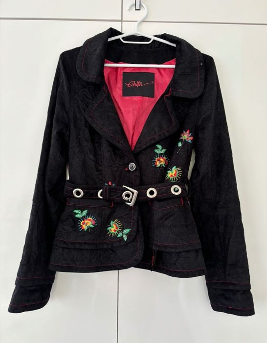 Сако с модерни акценти