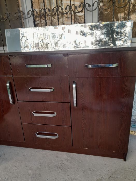 трюмо большое продаю срочно