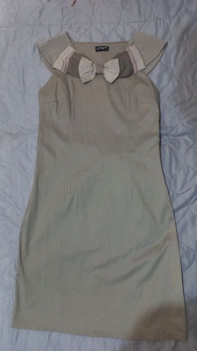 Продам платья для разных возрастов