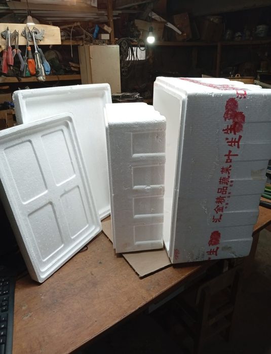 Пластиковый холодильник