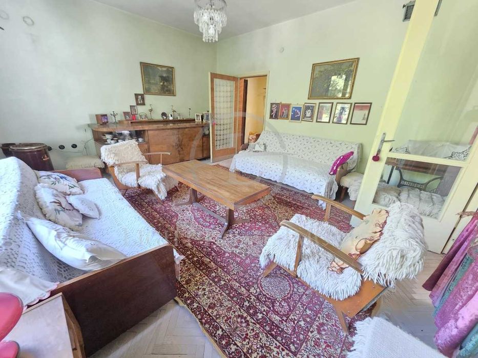 Продава се Тристаен апартамент в Пловдив, Център - 120 кв.м за 3750 €/кв.м - Снимка #1