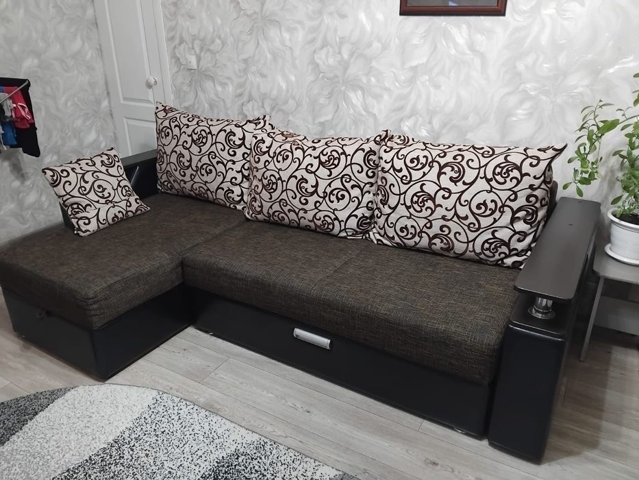 Продам диван в отличном состоянии