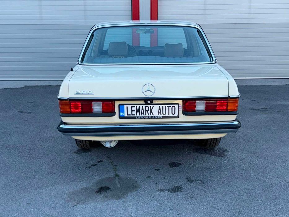 Mercedes-Benz 200 123