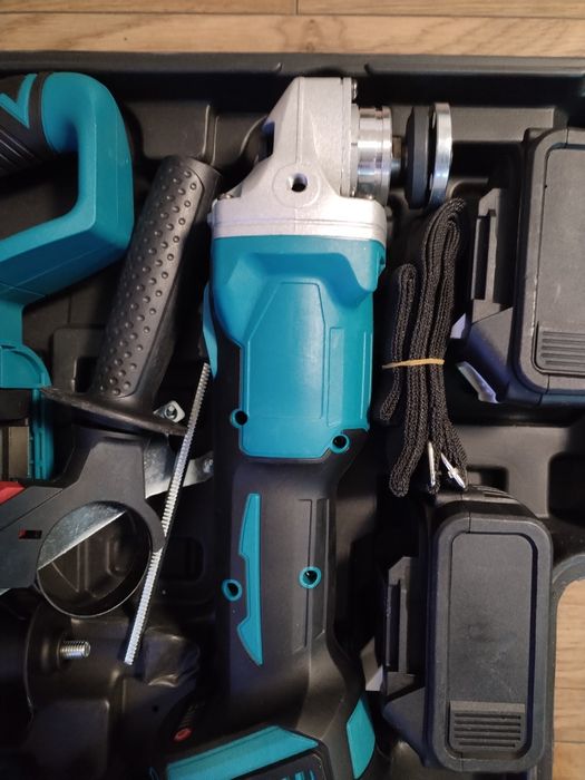 Комплект акумулаторни машини 4 в 1.