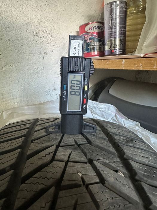 cauciucuri iarnă Hankook Winter i*Cept evo3 225/40 R18 – stare foarte bună