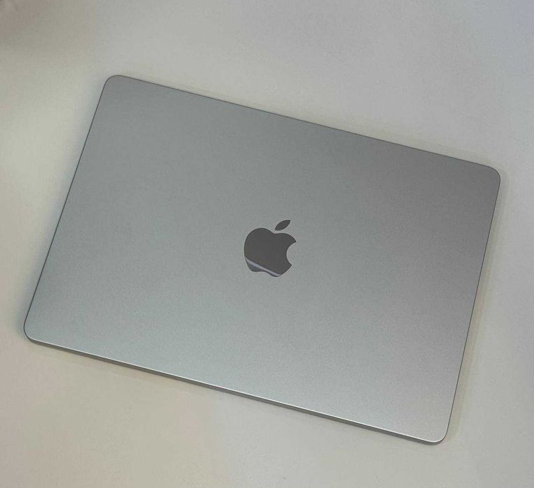 б/у Apple MacBook Air 13” M2 / 8Gb / 256 Gb Silver