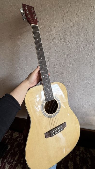Акустична китара “Karina”