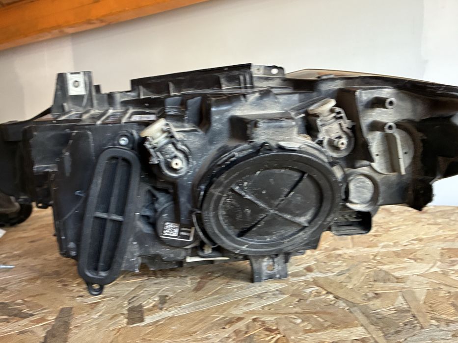 BMW F30/F31 Десен Bi-Xenon фар ZKW D1S 63117259528