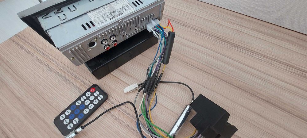Opel Corsa волан,радио с USB/BT,адаптори, ключ светлини