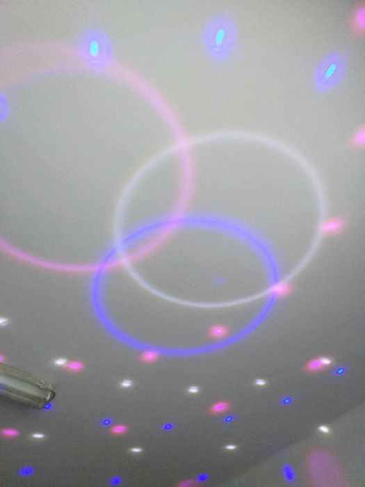 Vand Proiector RGBW 2X Par Led si un Disco Magic Ball