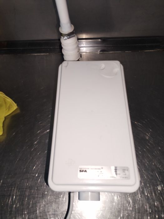 Vând pompă evacuare apă gri Sanishower i44