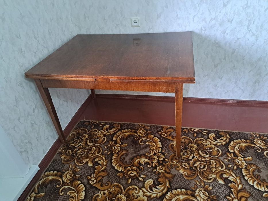Стол советский, раскладывается