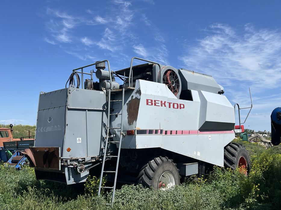 Продам комбаин вектор