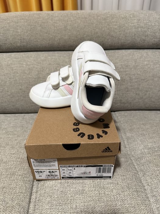 Vand adidas copii marimea 25