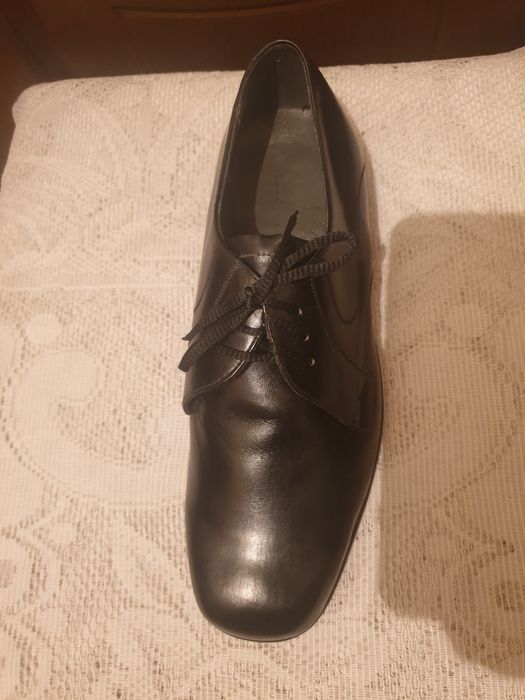 Туфли мужские коженые.