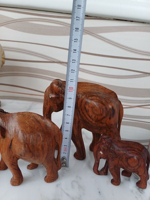 3 Elefanti decoratiuni din lemn