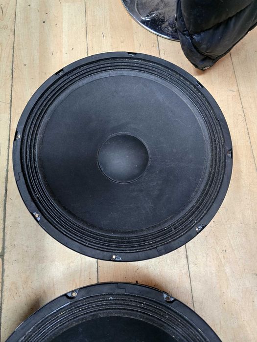 Difuzoare behringer eurolive